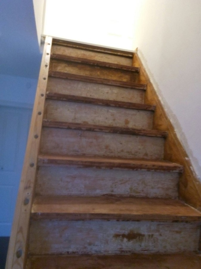 Aufarbeitung einer alten Holztreppe