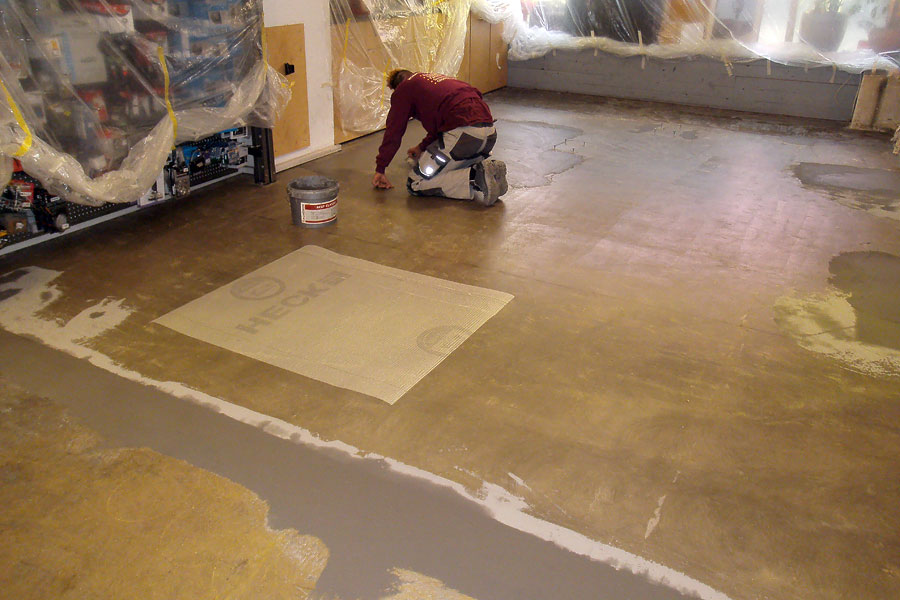 Fußbodenerneuerung 350m² Fahrradladen Bochum: Von der Untergrundvorbereitung bis zum fertigen PVC-Designbelag 2