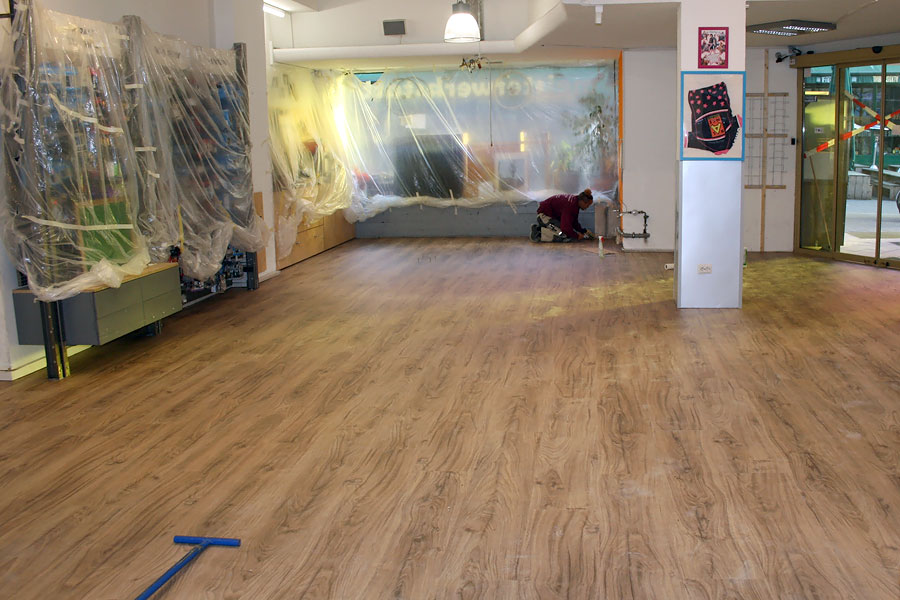 Fußbodenerneuerung 350m² Fahrradladen Bochum: Von der Untergrundvorbereitung bis zum fertigen PVC-Designbelag 9