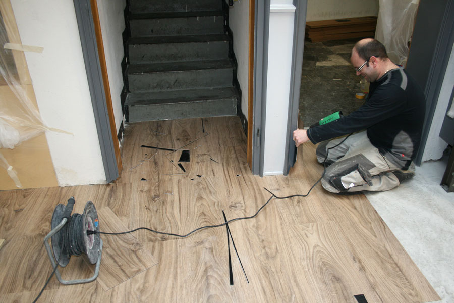 Fußbodenerneuerung 350m² Fahrradladen Bochum: Von der Untergrundvorbereitung bis zum fertigen PVC-Designbelag 10