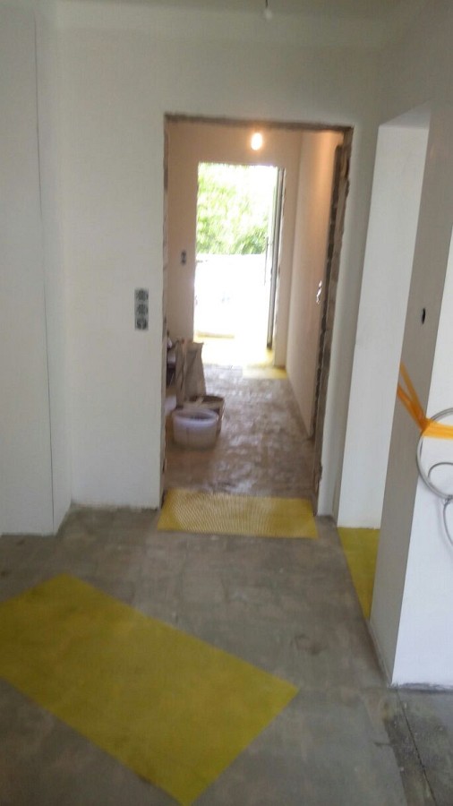 Umfangreiche Estrichinstandsetzung und Verlegung von Vinyl-Designboden im XL-Landhausdielenformat-04