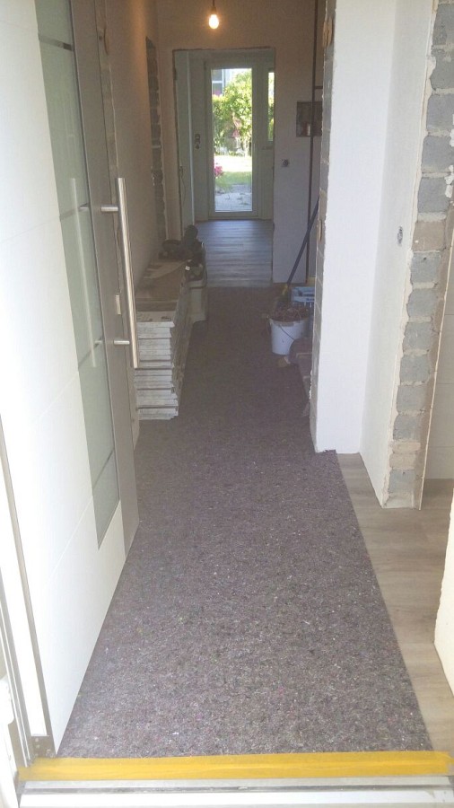 Umfangreiche Estrichinstandsetzung und Verlegung von Vinyl-Designboden im XL-Landhausdielenformat-09