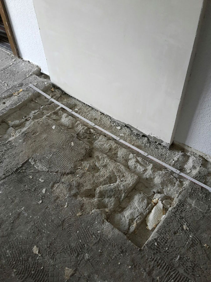 Parkettsanierung: Ausbau von Mosaikparkett und Neuverlegung von Landhausdielen im XL-Format-01