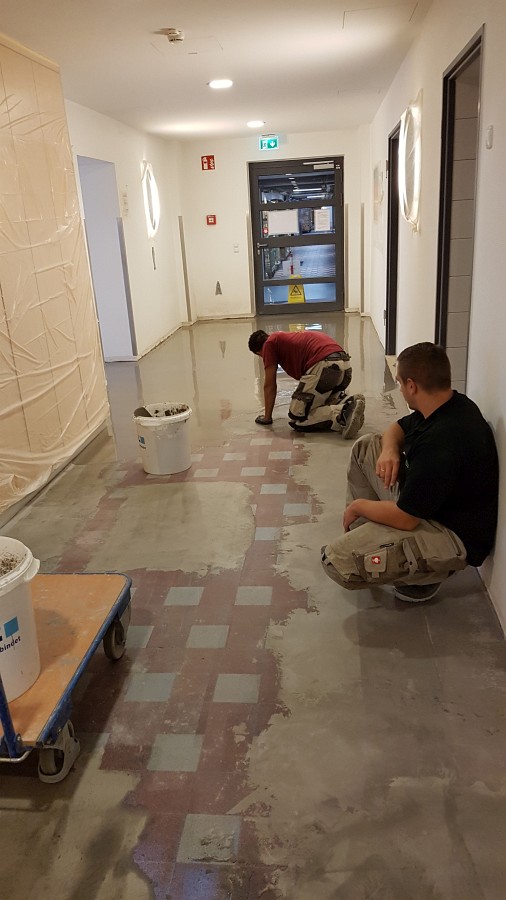 Schichtweiser Aufbau einer neuen Bodenbeschichtung