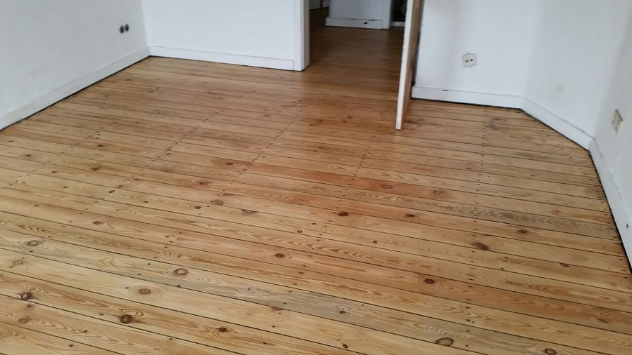 Professionelle Renovierung und Versiegelung von 50 Jahre alten Holzdielen in Bochum-Bild-05