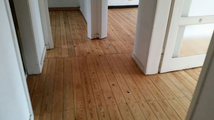 Professionelle Renovierung und Versiegelung von 50 Jahre alten Holzdielen in Bochum-Bild-07