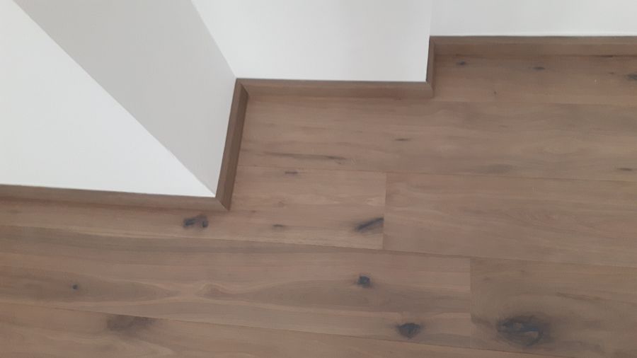 Fachgerechte Verlegung geräucherter Landhausdielen, weiß geölt für ein exklusives Finish-bild-04