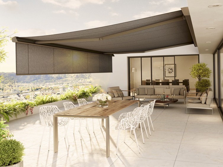Gelenkarmmarkise in moderner Terrassengestaltung