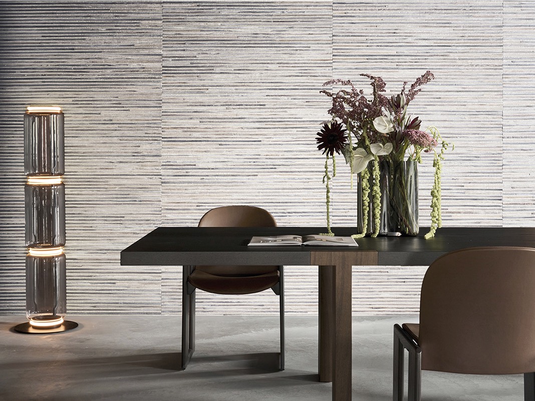 Metallic-Tapete mit Aluminium-Finish