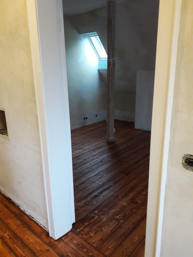 Professionelle Parkett-Aufarbeitung: Eiche Massivparkett und Holzdielen geschliffen, antikfarbig geölt und lackiert-13