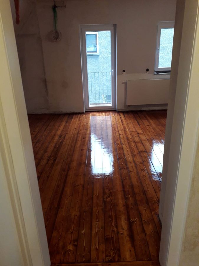 Professionelle Parkett-Aufarbeitung: Eiche Massivparkett und Holzdielen geschliffen, antikfarbig geölt und lackiert-16