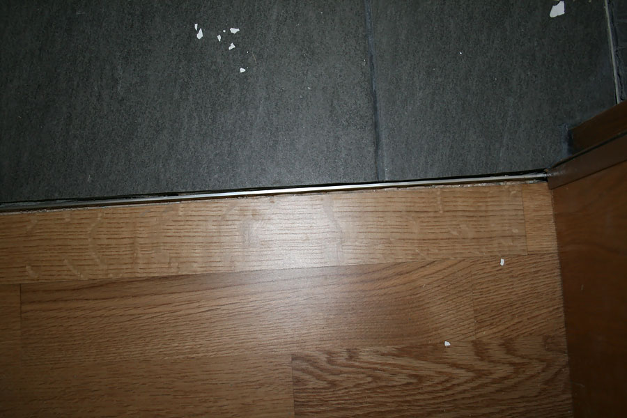 Renovierung einer Wohnung mit 3-Schicht Fertigparkett in Eiche Natur lackiert