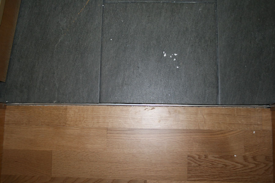 Renovierung einer Wohnung mit 3-Schicht Fertigparkett in Eiche Natur lackiert