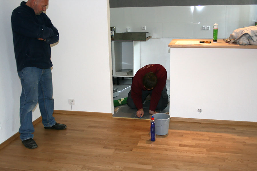 Renovierung einer Wohnung mit 3-Schicht Fertigparkett in Eiche Natur lackiert