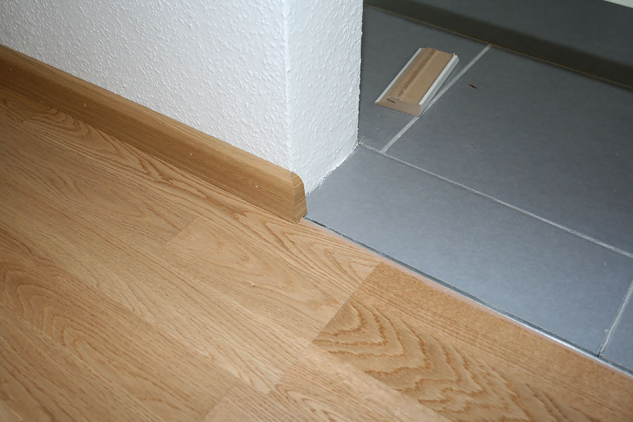 Renovierung einer Wohnung mit 3-Schicht Fertigparkett in Eiche Natur lackiert