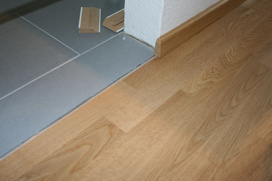 Renovierung einer Wohnung mit 3-Schicht Fertigparkett in Eiche Natur lackiert