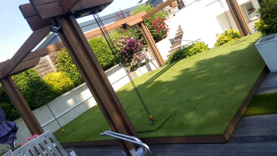 poolabdeckung mit hochwertigem wetterbestaendigen kunstrasen%20%284%29