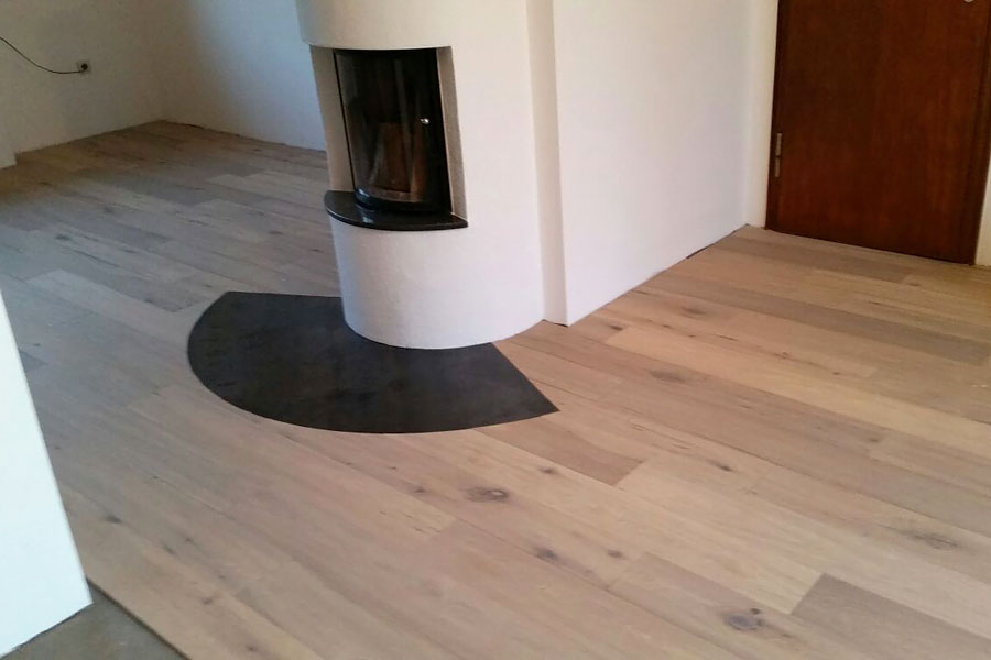 erlegung von edlem Parkettboden im Wohn-Essbereich